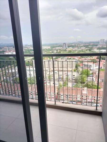 Kediaman Servis untuk Dijual di ASTON ACACIA - Quinn Loh - Balcony - PropertyGuru.com.my