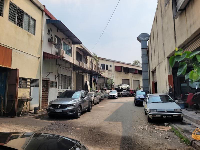 Kilang Teres untuk Dijual di Taman Sungai Besi (Salak South) - K.K Lai - Exterior - PropertyGuru.com.my