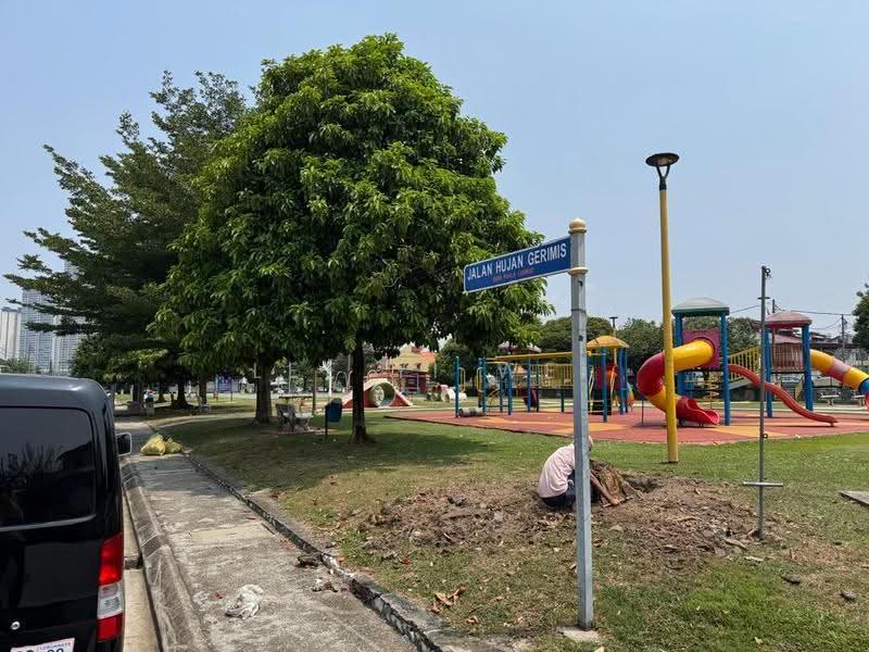 2-storey Terraced House for Sale in Jalan Klang Lama (Old Klang Road) (Kuala Lumpur) - Lee Yi Wei - Exterior - PropertyGuru.com.my