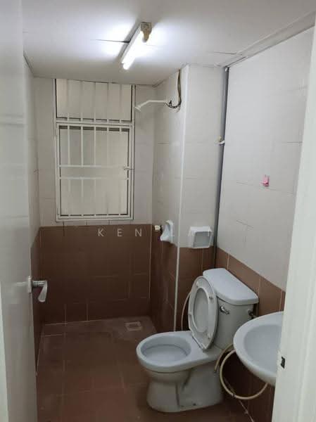 Kondominium untuk Dijual di Casa Prima Condominium - Ken Lai - Bathroom - PropertyGuru.com.my