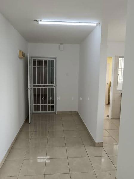 Kondominium untuk Dijual di Casa Prima Condominium - Ken Lai - Entrance - PropertyGuru.com.my