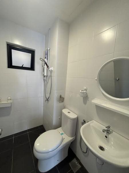 Kediaman Servis untuk Disewa di M Suite @ Desa Park North - Amy Yap - Bathroom - PropertyGuru.com.my