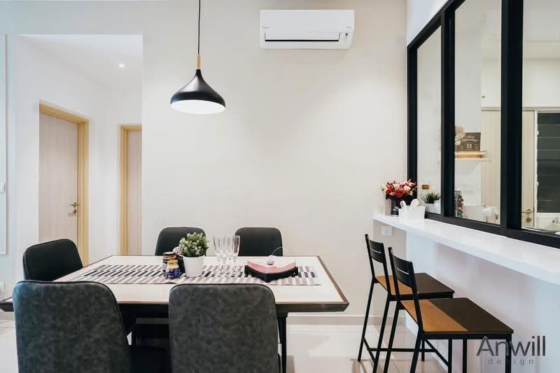 Kondominium untuk Dijual di Par 3 Condo & Condo Villa - Jenice L - Dining Room - PropertyGuru.com.my