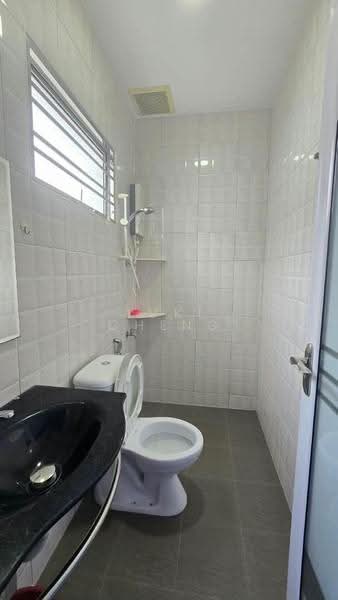 Rumah Teres 2-Tingkat untuk Dijual di Setia Tropika (Johor Bahru) - Yuki Cheng - Bathroom - PropertyGuru.com.my