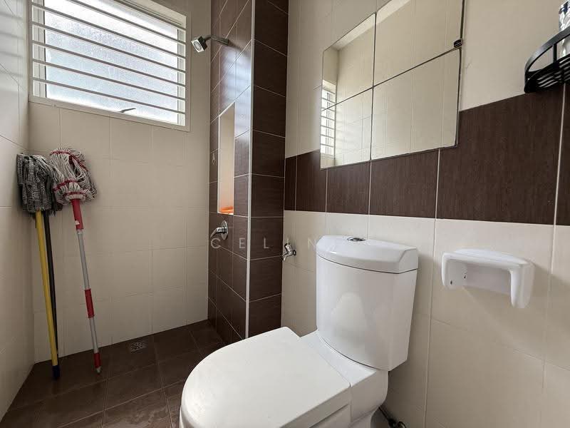 Semi-Detached House for Rent in Shah Alam (Selangor) - Celine Khoo - Bathroom - PropertyGuru.com.my