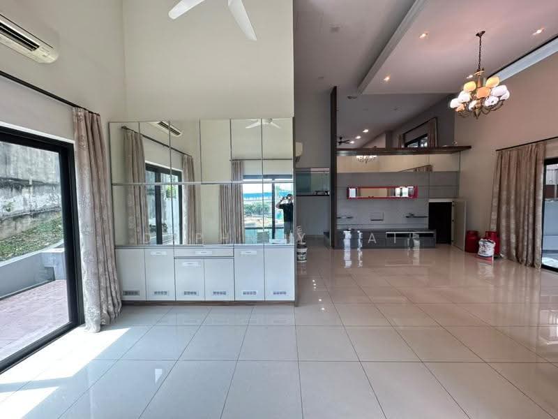Bungalow House untuk Dijual di Ukay Heights (Ampang) - Daphney Tai - Living Room - PropertyGuru.com.my