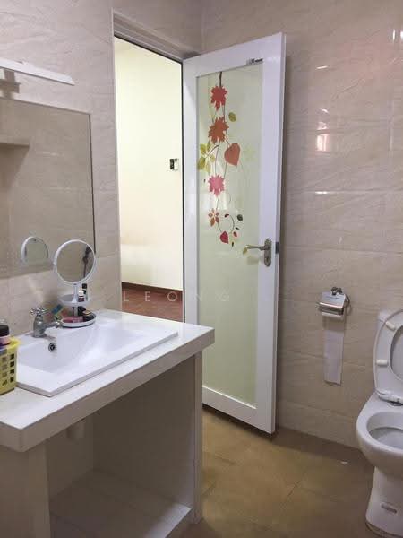 Terraced House for Sale in Kampung Sungai Nibong (Bayan Lepas) - Leong . - Bathroom - PropertyGuru.com.my