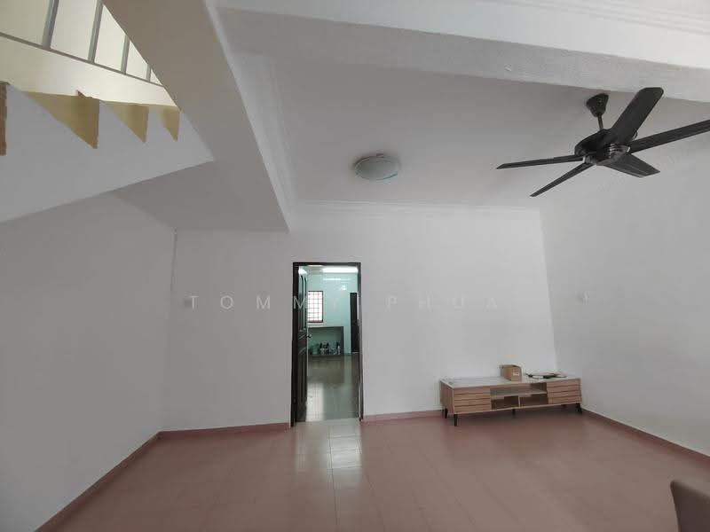 Rumah Teres 2-Tingkat untuk Disewa di Taman Mesra (Senai) - Tommy Phua - PropertyGuru.com.my