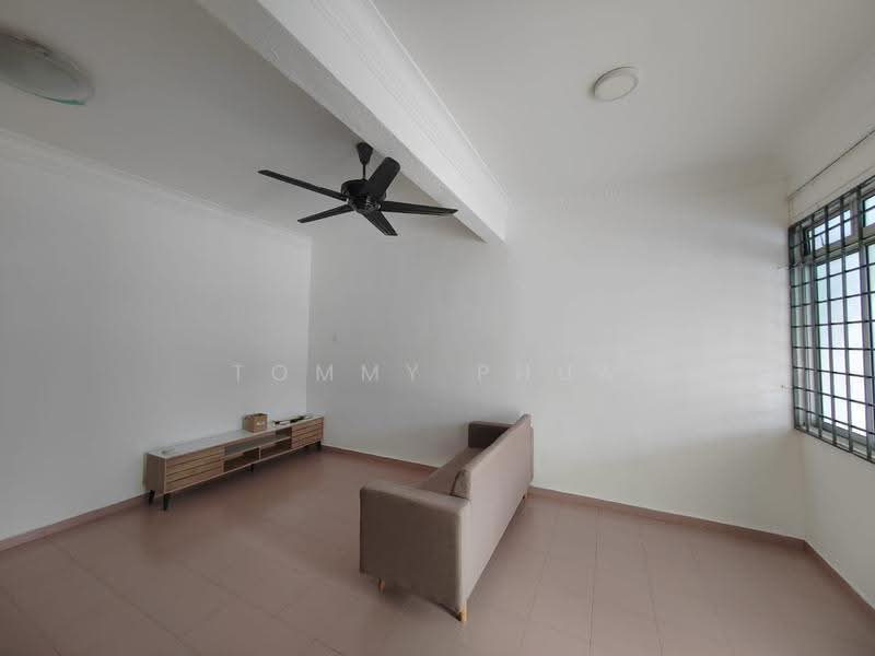 Rumah Teres 2-Tingkat untuk Disewa di Taman Mesra (Senai) - Tommy Phua - Living Room - PropertyGuru.com.my