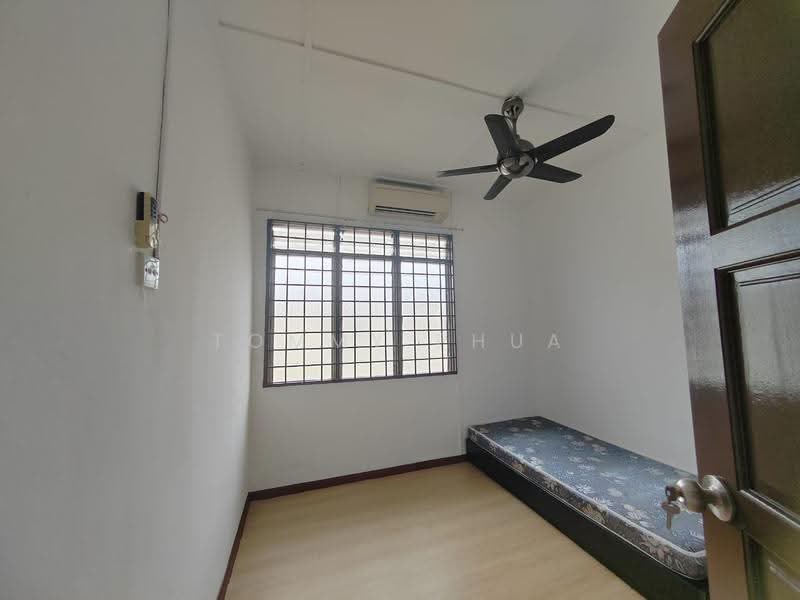 Rumah Teres 2-Tingkat untuk Disewa di Taman Mesra (Senai) - Tommy Phua - Bedroom - PropertyGuru.com.my