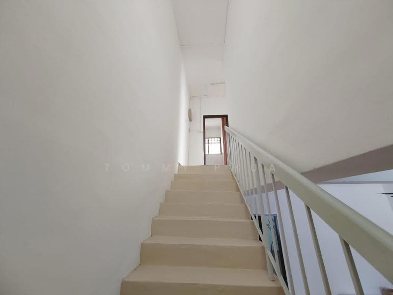 Rumah Teres 2-Tingkat untuk Disewa di Taman Mesra (Senai) - Tommy Phua - Corridor - PropertyGuru.com.my