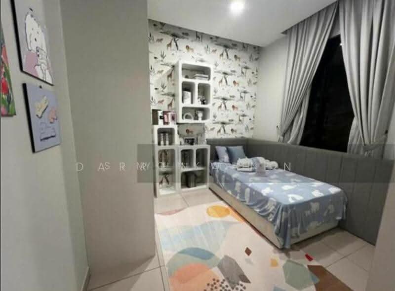 Kediaman Servis untuk Dijual di Paragon Gateway - Simon Wang - Bedroom - PropertyGuru.com.my
