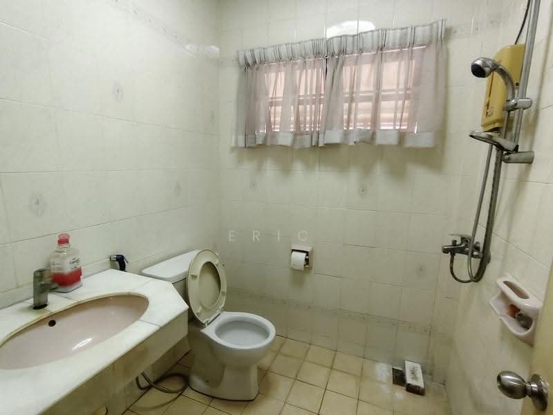 Rumah Berkembar untuk Dijual di Sunway (Selangor) - Eric Lau Mun Chung - Bathroom - PropertyGuru.com.my