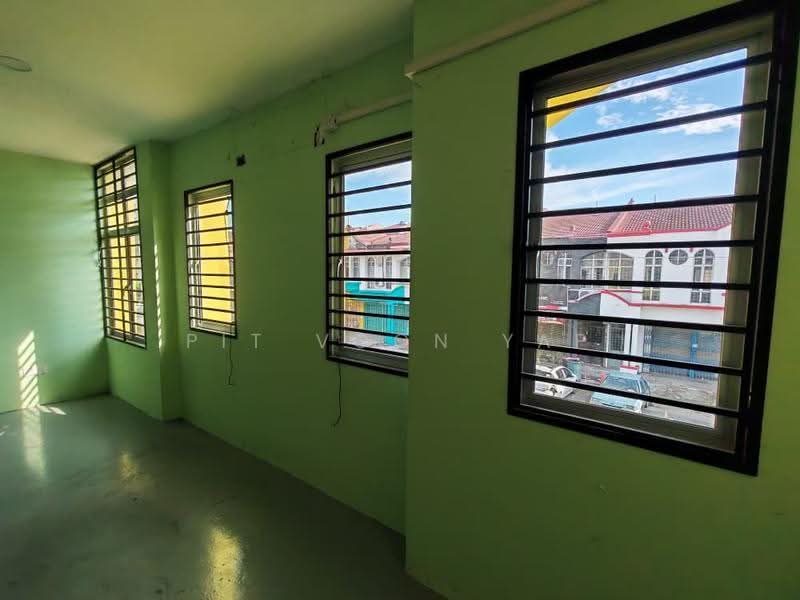 Shop for Sale in Klang (Selangor) - Pit Voon Yap - Interior - PropertyGuru.com.my