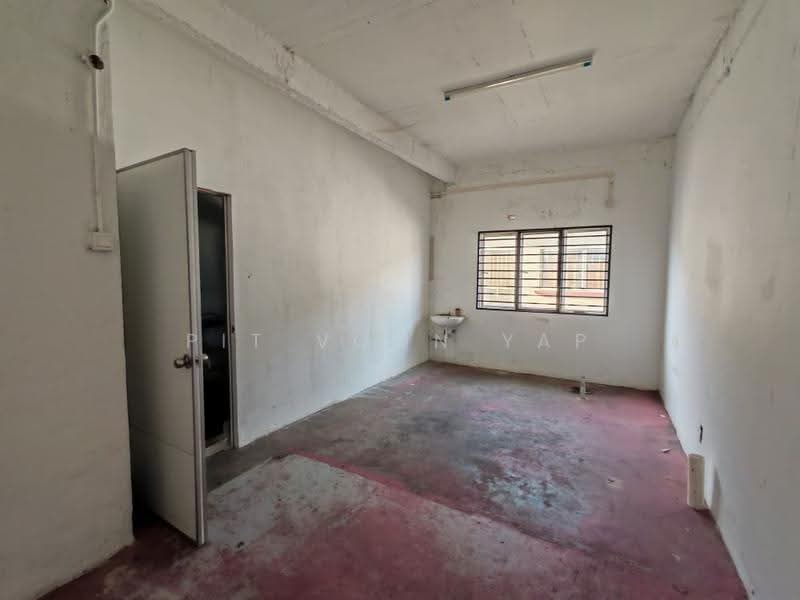 Shop for Sale in Klang (Selangor) - Pit Voon Yap - Interior - PropertyGuru.com.my