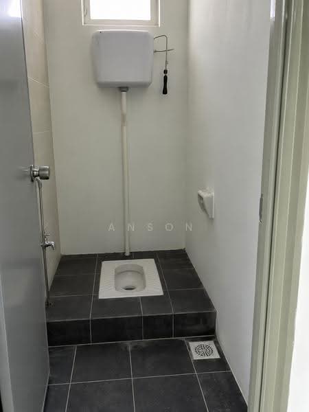 Shop / Office for Rent in Taman Perling (Perling) - Anson Chua - Bathroom - PropertyGuru.com.my