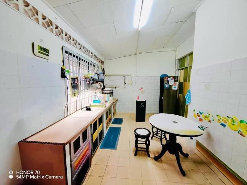 Rumah Teres 1-Tingkat untuk Dijual di Taman Johor Jaya (Johor Bahru) - Lucas Wong - Kitchen - PropertyGuru.com.my