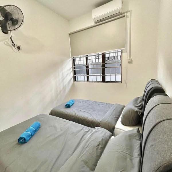 1-storey Terraced House for Rent in Taman Daya (Johor Bahru) - YY Tey - Bedroom - PropertyGuru.com.my