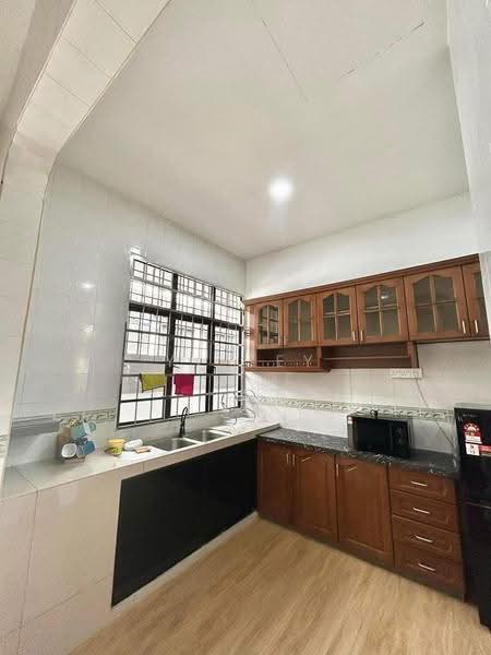 1-storey Terraced House for Rent in Taman Daya (Johor Bahru) - YY Tey - Kitchen - PropertyGuru.com.my