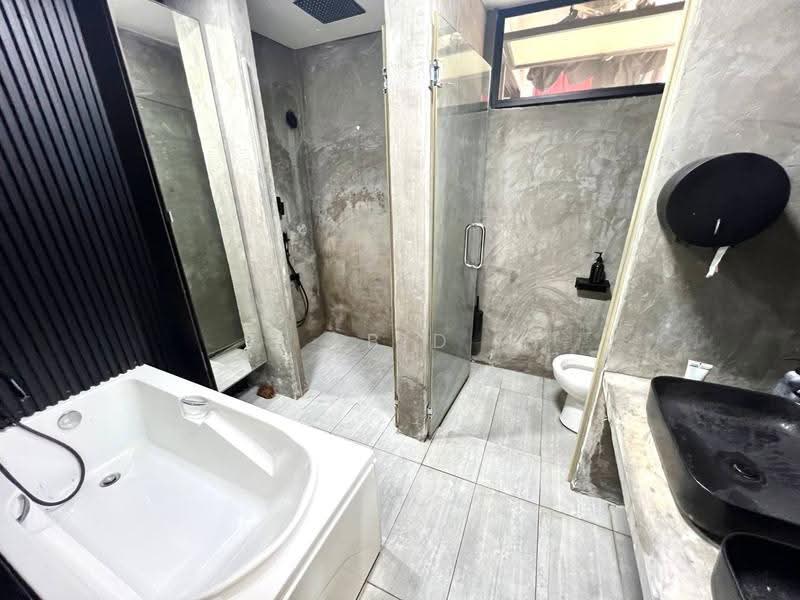 Kondominium untuk Dijual di Platinum Lake PV 13 - Abid Sabarudin - Bathroom - PropertyGuru.com.my