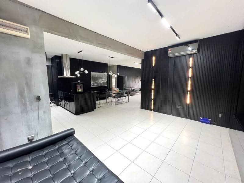 Kondominium untuk Dijual di Platinum Lake PV 13 - Abid Sabarudin - Living Room - PropertyGuru.com.my