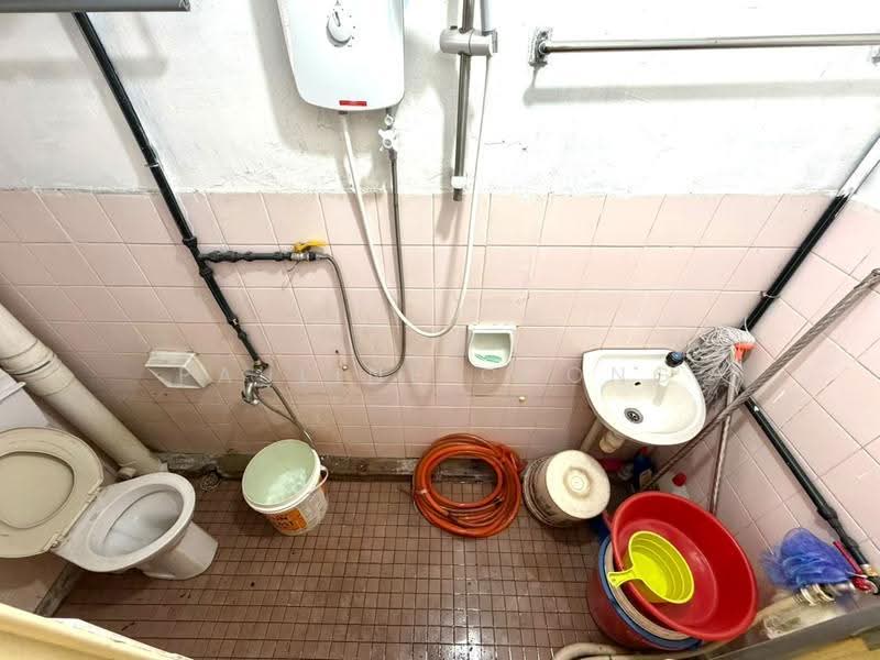 Apartment for Sale at Bandar Baru Sentul - Pauline Chong - Bathroom - PropertyGuru.com.my