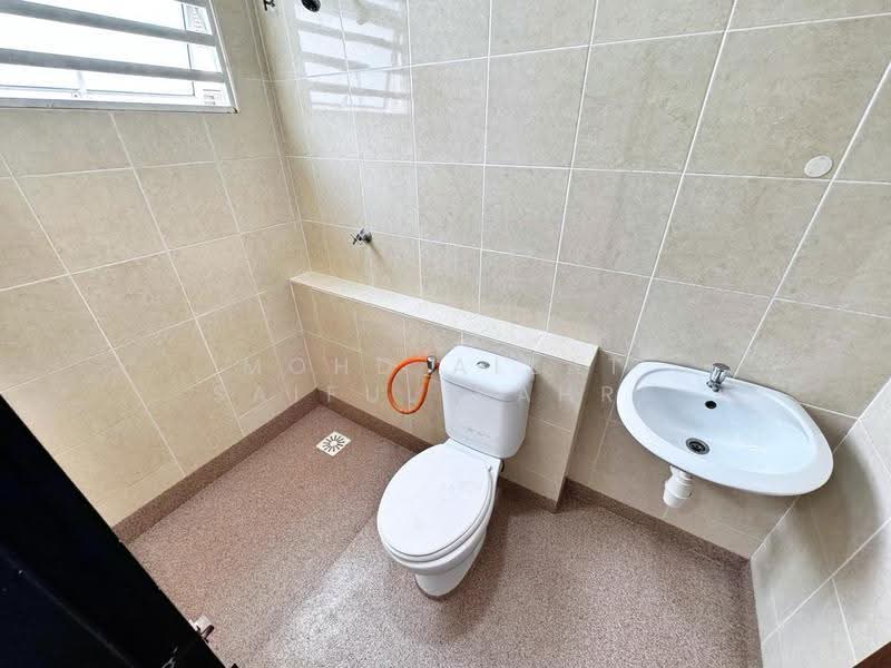 Rumah Teres 2-Tingkat untuk Dijual di Bangi (Selangor) - Mohd Aizat Saiful Bahri - Bathroom - PropertyGuru.com.my