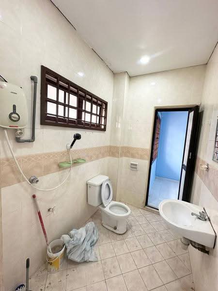 Rumah Teres 2-Tingkat untuk Disewa di Permas Jaya (Johor) - SJ CHAN - Bathroom - PropertyGuru.com.my
