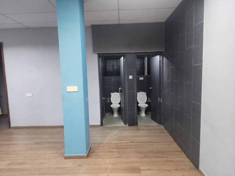Kedai untuk Disewa di Pusat Bandar Baru Rawang (Rawang) - Esther Tan - Bathroom - PropertyGuru.com.my