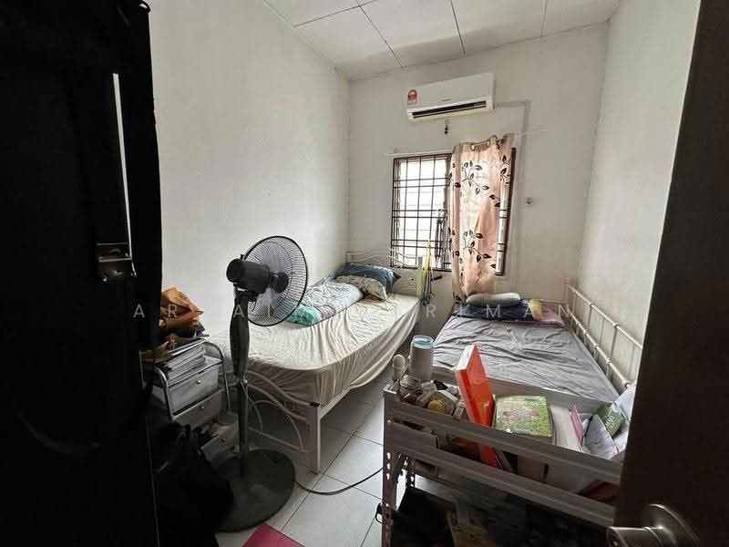 2-storey Terraced House for Sale in Pasir Gudang (Johor) - Arzaim Barimin - Bedroom - PropertyGuru.com.my