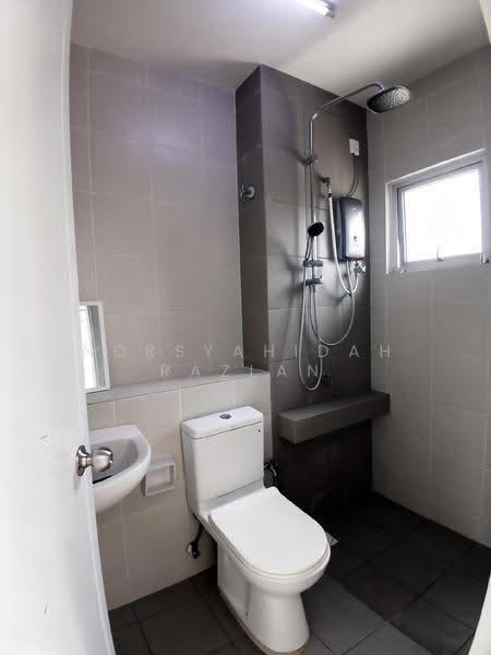 2-storey Terraced House for Rent in Semenyih (Selangor) - Norsyahidah Razlan - Bathroom - PropertyGuru.com.my
