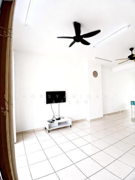 2-storey Terraced House for Rent in Semenyih (Selangor) - Norsyahidah Razlan - Living Room - PropertyGuru.com.my
