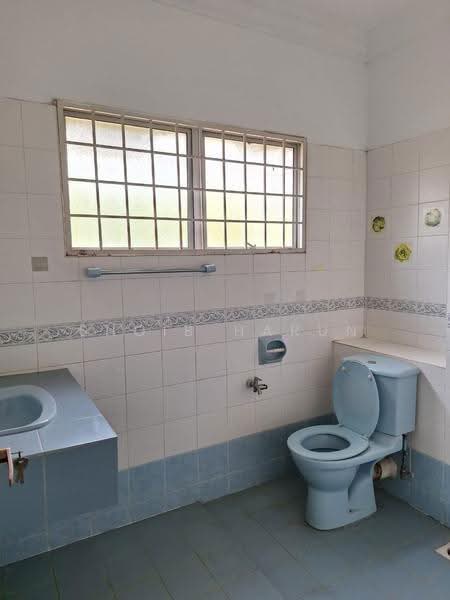 Rumah Teres untuk Dijual di Usj 3 (Subang Jaya) - Shoib Harun - Bathroom - PropertyGuru.com.my