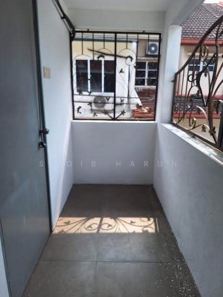 Rumah Teres untuk Dijual di Usj 3 (Subang Jaya) - Shoib Harun - Balcony - PropertyGuru.com.my
