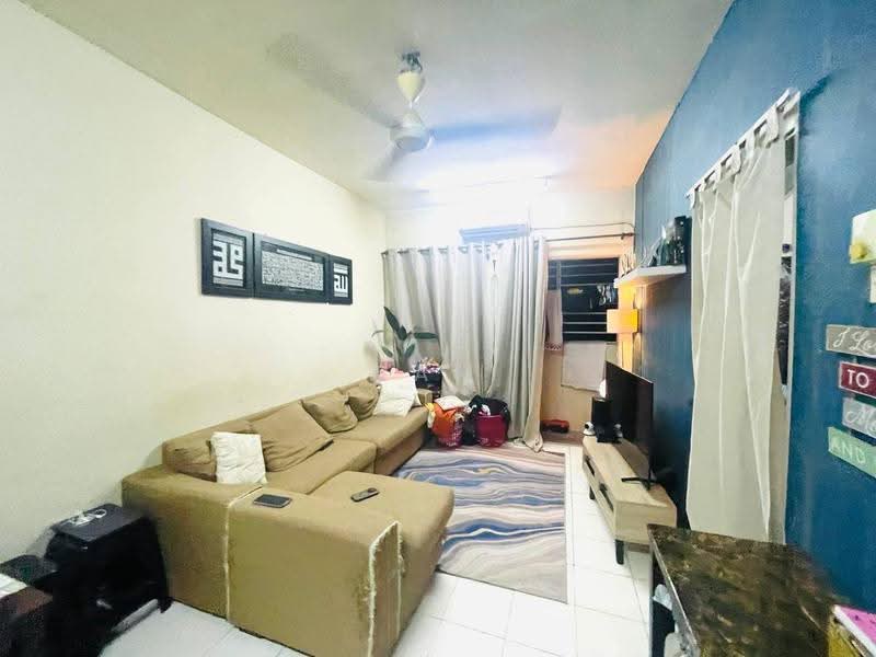Pangsapuri untuk Dijual di Residensi Bistaria - Sam Jamal - Living Room - PropertyGuru.com.my
