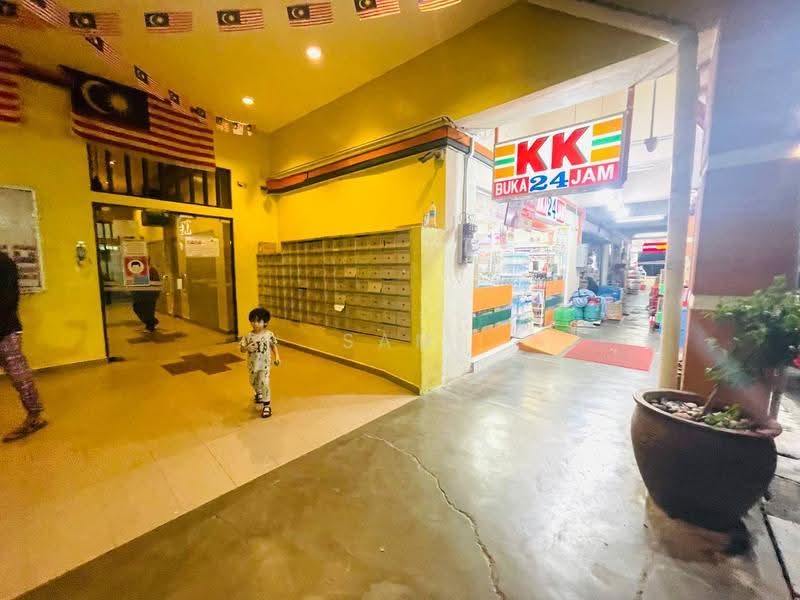 Pangsapuri untuk Dijual di Residensi Bistaria - Sam Jamal - Entrance - PropertyGuru.com.my