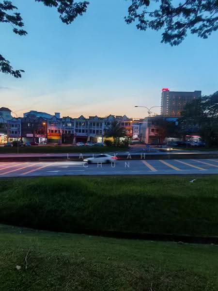 Shop for Sale in Oasis Business Centre (Rasah) - Lai Kah Chun - Exterior - PropertyGuru.com.my