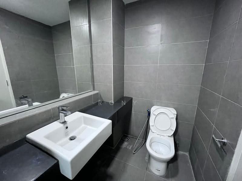 Kediaman Servis untuk Dijual di MKH Boulevard - Rony Yeo - Bathroom - PropertyGuru.com.my