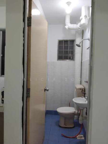 Pangsapuri untuk Disewa di Apartment Bayu - Alicia Soo - Bathroom - PropertyGuru.com.my