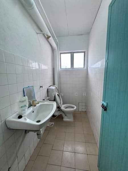 2.5-storey Terraced House for Sale in Taman Sri Sinar (Segambut) - Alison Chiu - Bathroom - PropertyGuru.com.my