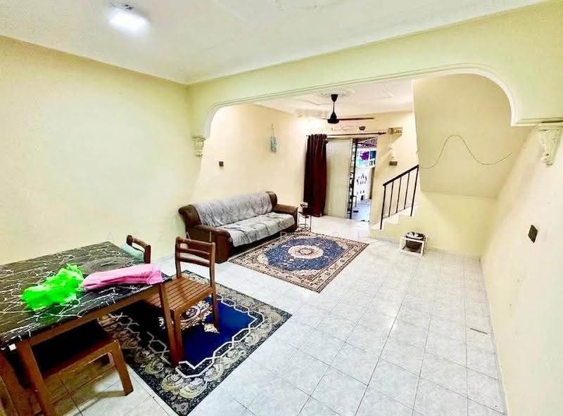 Rumah Teres 2-Tingkat untuk Dijual di Pasir Gudang (Johor) - Arzaim Barimin - Living Room - PropertyGuru.com.my