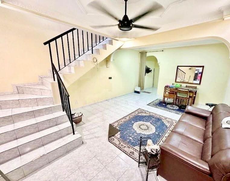 Rumah Teres 2-Tingkat untuk Dijual di Pasir Gudang (Johor) - Arzaim Barimin - Living Room - PropertyGuru.com.my