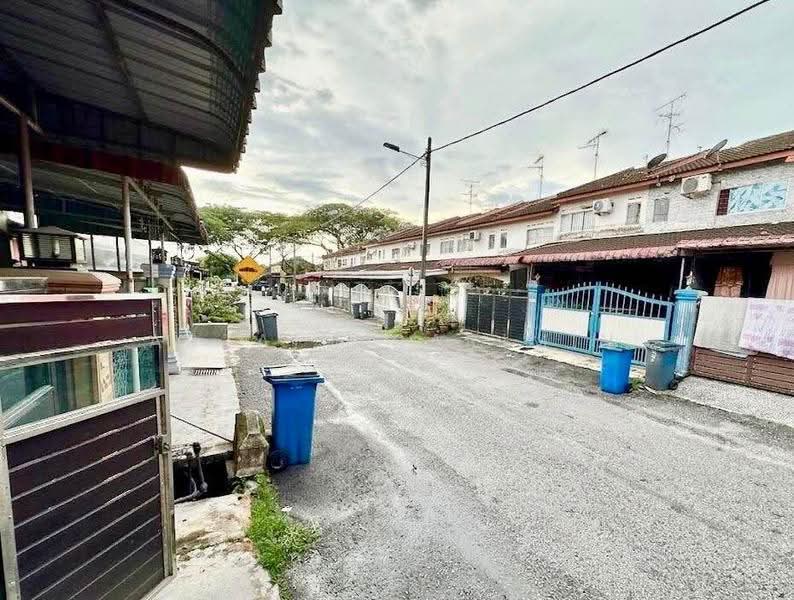 Rumah Teres 2-Tingkat untuk Dijual di Pasir Gudang (Johor) - Arzaim Barimin - Exterior - PropertyGuru.com.my