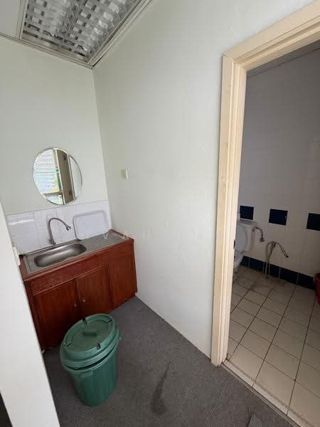 Office for Rent in KL City Centre (Kuala Lumpur) - Ivan Tan - Bathroom - PropertyGuru.com.my