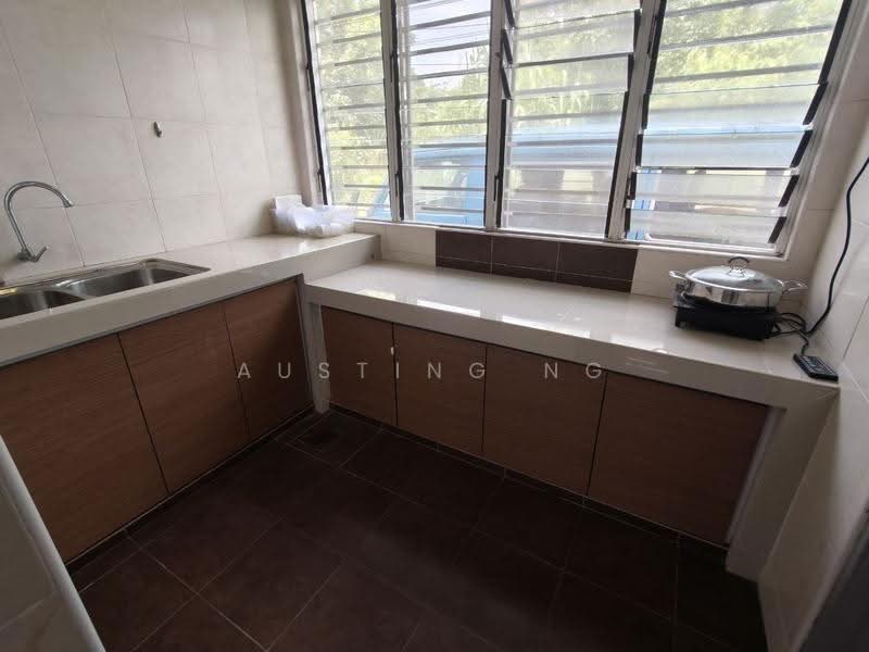 Rumah Teres 2-Tingkat untuk Disewa di Taman Bukit Bayu Senai (Kulai) - Austing Ng - Kitchen - PropertyGuru.com.my