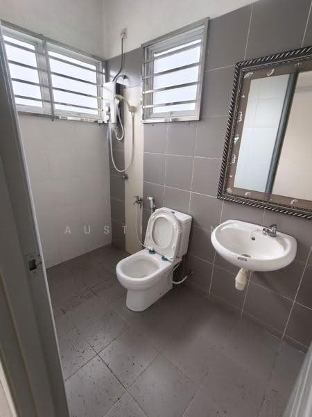 Rumah Teres 2-Tingkat untuk Disewa di Taman Bukit Bayu Senai (Kulai) - Austing Ng - Bathroom - PropertyGuru.com.my