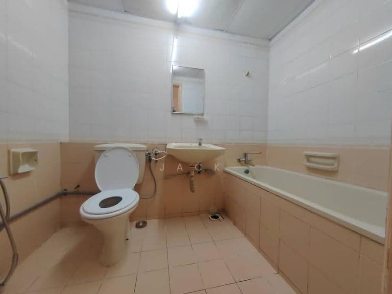 Residential Land for Sale in Johor Bahru (Johor) - Jack Wong - Bathroom - PropertyGuru.com.my