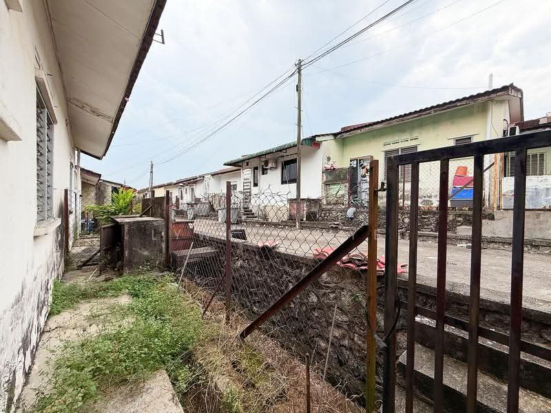 Rumah Teres 1-Tingkat untuk Dijual di Taman Pasir Putih (Pasir Gudang) - Lywen Thye - Exterior - PropertyGuru.com.my