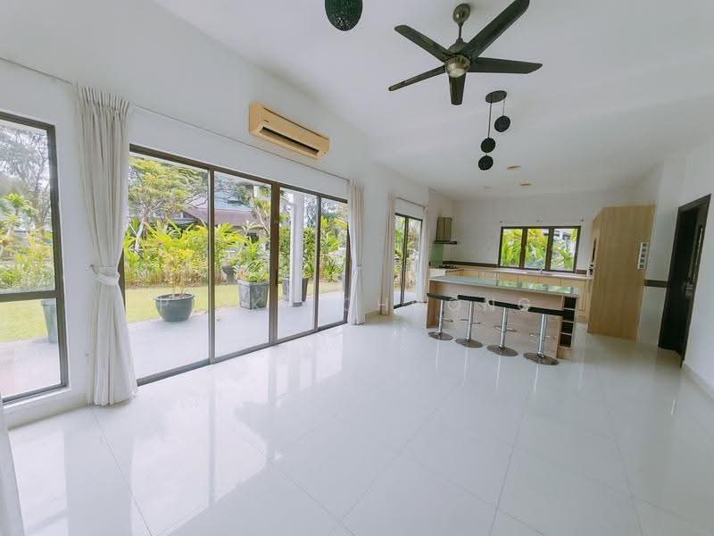 Bungalow House untuk Disewa di Valencia (Sungai Buloh) - Pinky Choong - Living Room - PropertyGuru.com.my