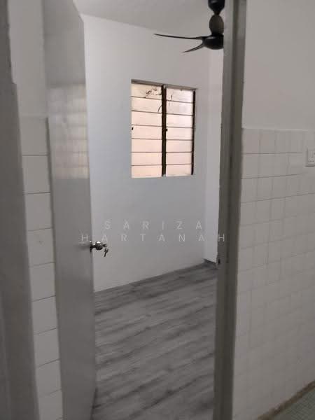 Flat for Sale at PKNS Flat Seksyen 6 - Sariza Hartanah - Interior - PropertyGuru.com.my